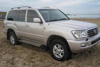 2003 Toyota Land Cruiser Pictures