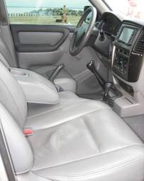 2003 Toyota Land Cruiser Photos