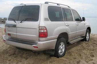 2003 Toyota Land Cruiser Pictures