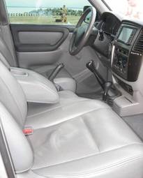 2003 Toyota Land Cruiser Pictures