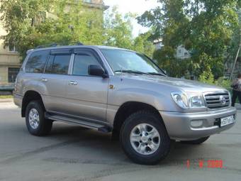 2003 Toyota Land Cruiser Photos