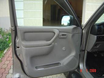 2003 Toyota Land Cruiser Images