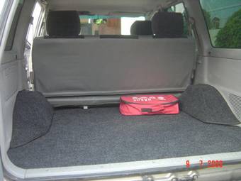 2003 Toyota Land Cruiser Pics
