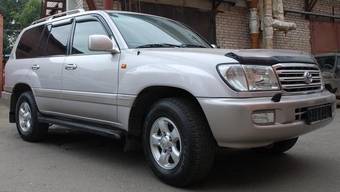 2003 Toyota Land Cruiser Pictures