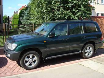 2003 Toyota Land Cruiser Photos