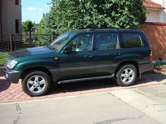 2003 Toyota Land Cruiser Photos