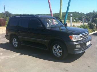 2003 Toyota Land Cruiser Pictures