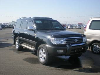 2003 Toyota Land Cruiser Photos