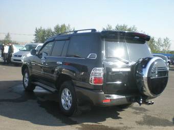2003 Toyota Land Cruiser Photos