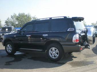 2003 Toyota Land Cruiser Pictures