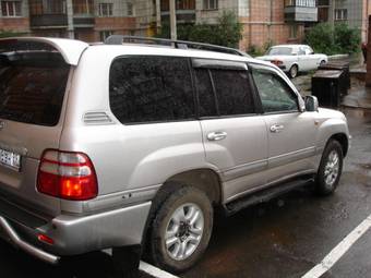 2003 Toyota Land Cruiser Photos