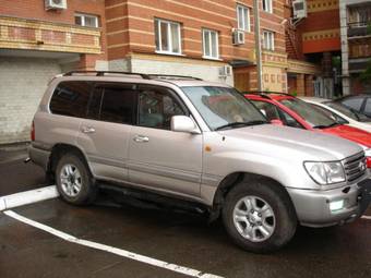 2003 Toyota Land Cruiser Photos