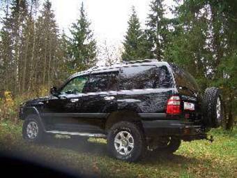 2003 Toyota Land Cruiser Pictures