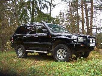 2003 Toyota Land Cruiser Pics