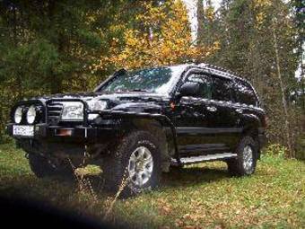 2003 Toyota Land Cruiser Pictures