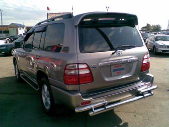 2003 Toyota Land Cruiser Photos