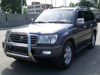 2003 Toyota Land Cruiser Pictures