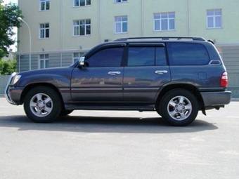 2003 Toyota Land Cruiser Pictures