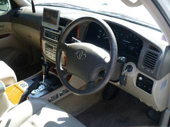 2003 Toyota Land Cruiser Pictures