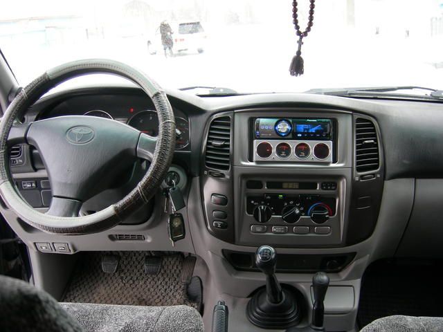 2004 Toyota Land Cruiser