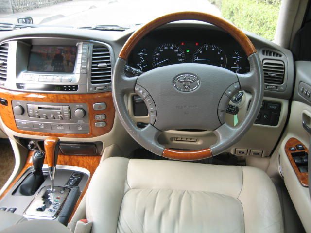 2004 Toyota Land Cruiser