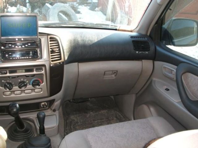 2004 Toyota Land Cruiser