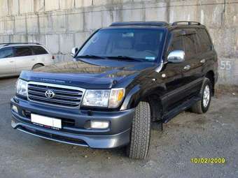 2004 Toyota Land Cruiser Pictures