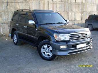 2004 Toyota Land Cruiser Photos