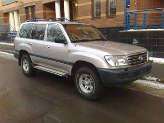 2004 Toyota Land Cruiser Images