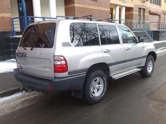 2004 Toyota Land Cruiser Pictures