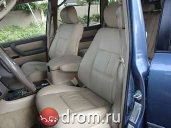 2004 Toyota Land Cruiser Pictures