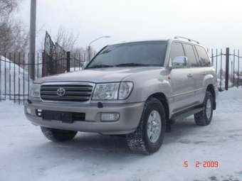 2004 Toyota Land Cruiser Pictures