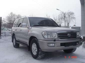 2004 Toyota Land Cruiser Photos