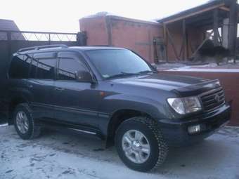 2004 Toyota Land Cruiser Pics