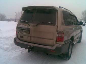 2004 Toyota Land Cruiser Pics