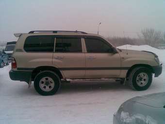 2004 Toyota Land Cruiser Photos