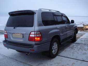 2004 Toyota Land Cruiser Photos