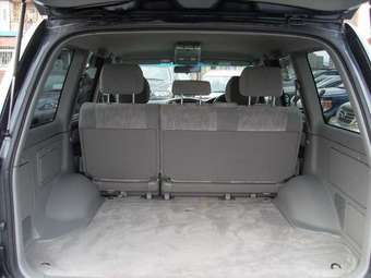 2004 Toyota Land Cruiser Pictures