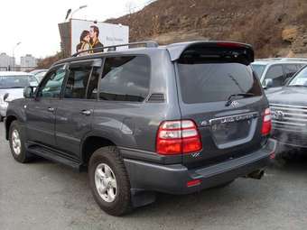 2004 Toyota Land Cruiser Photos