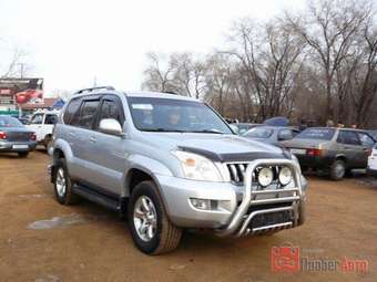 2004 Toyota Land Cruiser Pictures