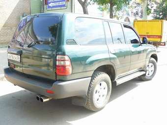 2004 Toyota Land Cruiser Photos