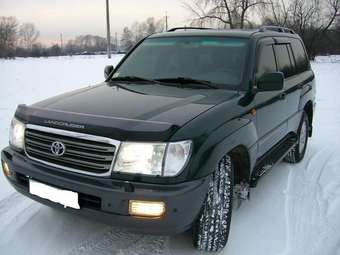 2004 Toyota Land Cruiser Photos