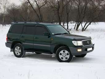 2004 Toyota Land Cruiser Photos