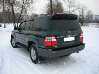 2004 Toyota Land Cruiser Pictures
