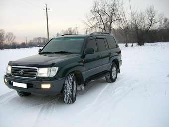 2004 Toyota Land Cruiser Photos