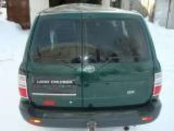 2004 Toyota Land Cruiser Photos