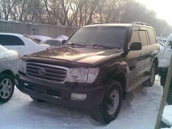 2004 Toyota Land Cruiser Photos