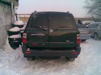 2004 Toyota Land Cruiser Photos