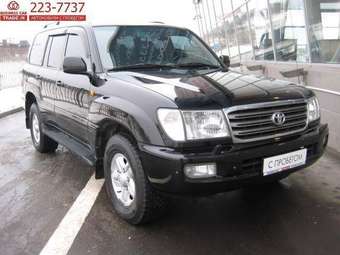 2004 Toyota Land Cruiser Photos