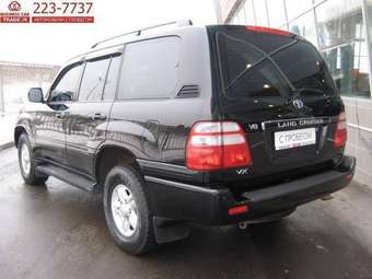 2004 Toyota Land Cruiser Pictures